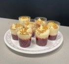Mini Sobremesa Geleia de morango com 4 leites