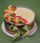 Bolo de Limão Siciliano com Frutas Vermelhas