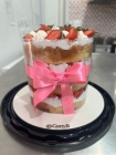 Bolo Morango com Suspiro e Chantilly 
